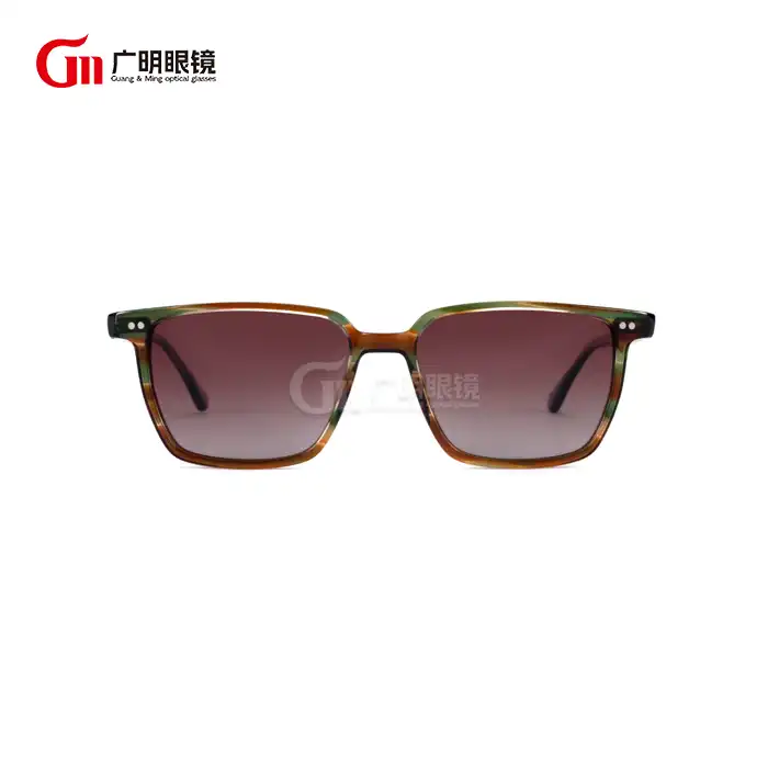 Vierkantige sonbril vir vroue